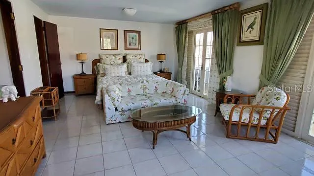 27 San Miguel — Photo 5