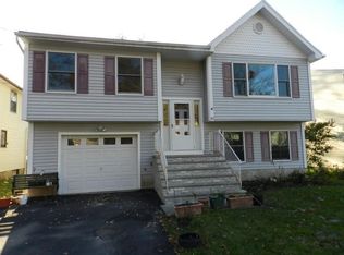 17 Ute Ave, Lake Hiawatha, NJ 07034