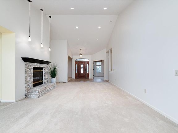 5th image of 323 Seahawk Dr