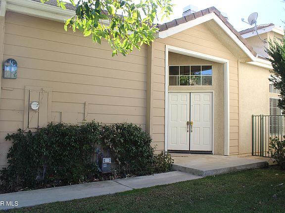 3rd image of 729 Covewood St