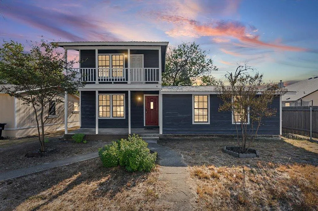 3 bed, 2.0 bath, 1299 sqft, $1,625 — Photo 1