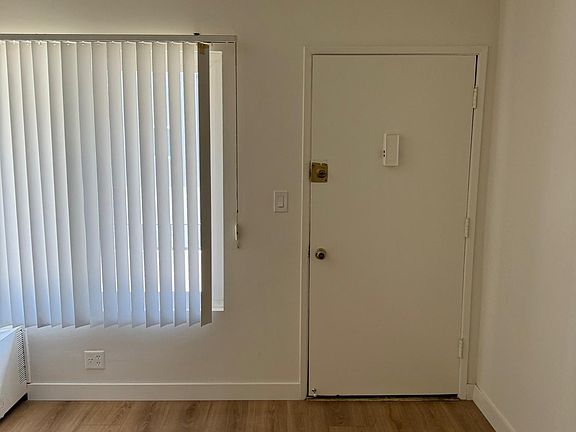 3rd image of 5089 Highland View Ave #7