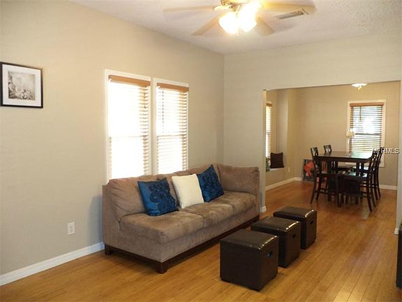 3rd image of 504 E Amelia Ave