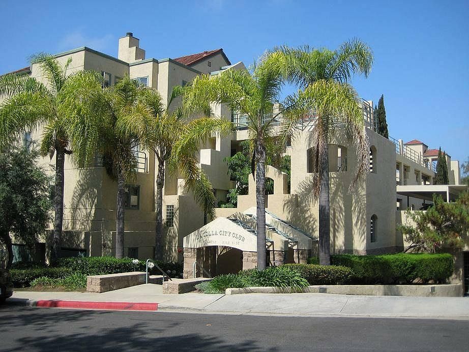 1st image of 8158 Avenida Navidad