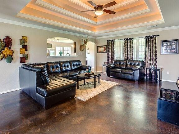 3rd image of 700 Shanna Dr