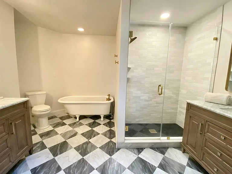 703 Fairoaks Ln — Photo 30