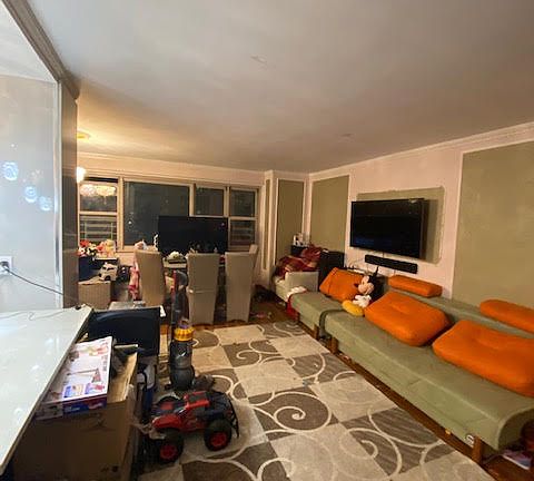 5th image of 2915 W 5th St APT 4D