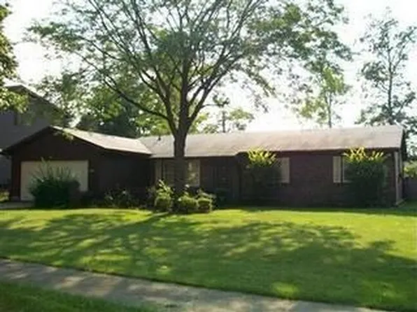 5629 London Dr, Youngstown, OH 44515