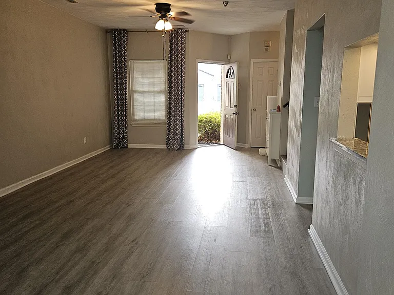 102 Chanticlair Dr — Photo 7