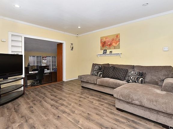 5th image of 3811 Marber Ave