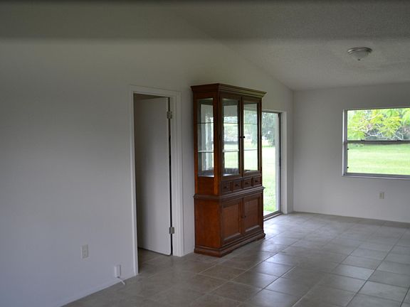 4th image of 163 Annapolis Ln