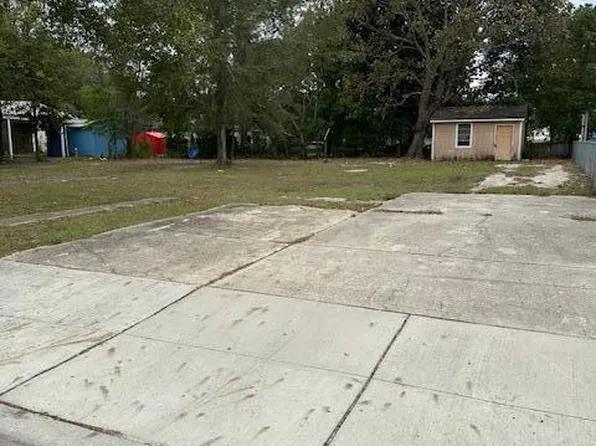 263 Laurel Ct, Biloxi, MS 39530