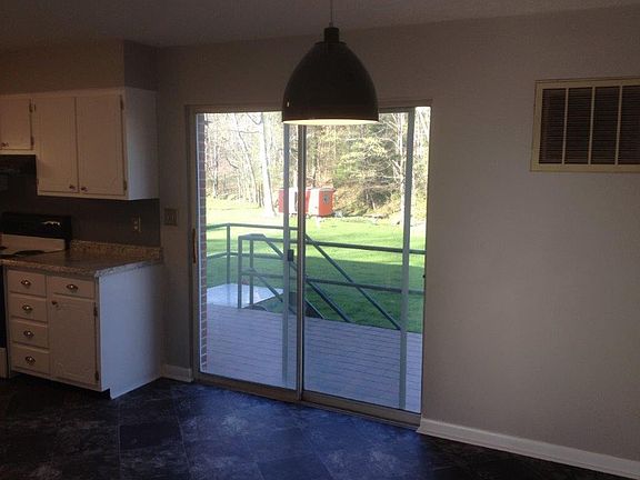 5th image of 824 Packing House Rd #8