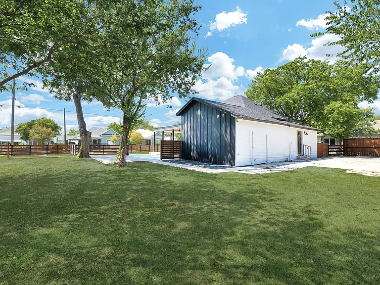 2425 Monterey St — Photo 31