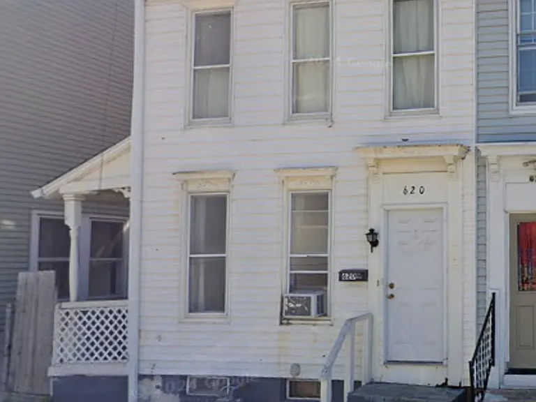 620 Company St — Photo 1