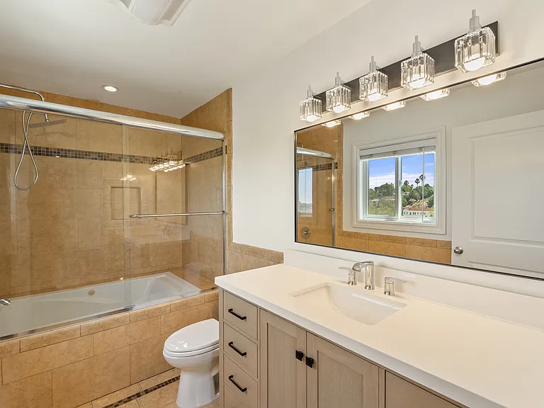 1530 Parmer Ave — Photo 14