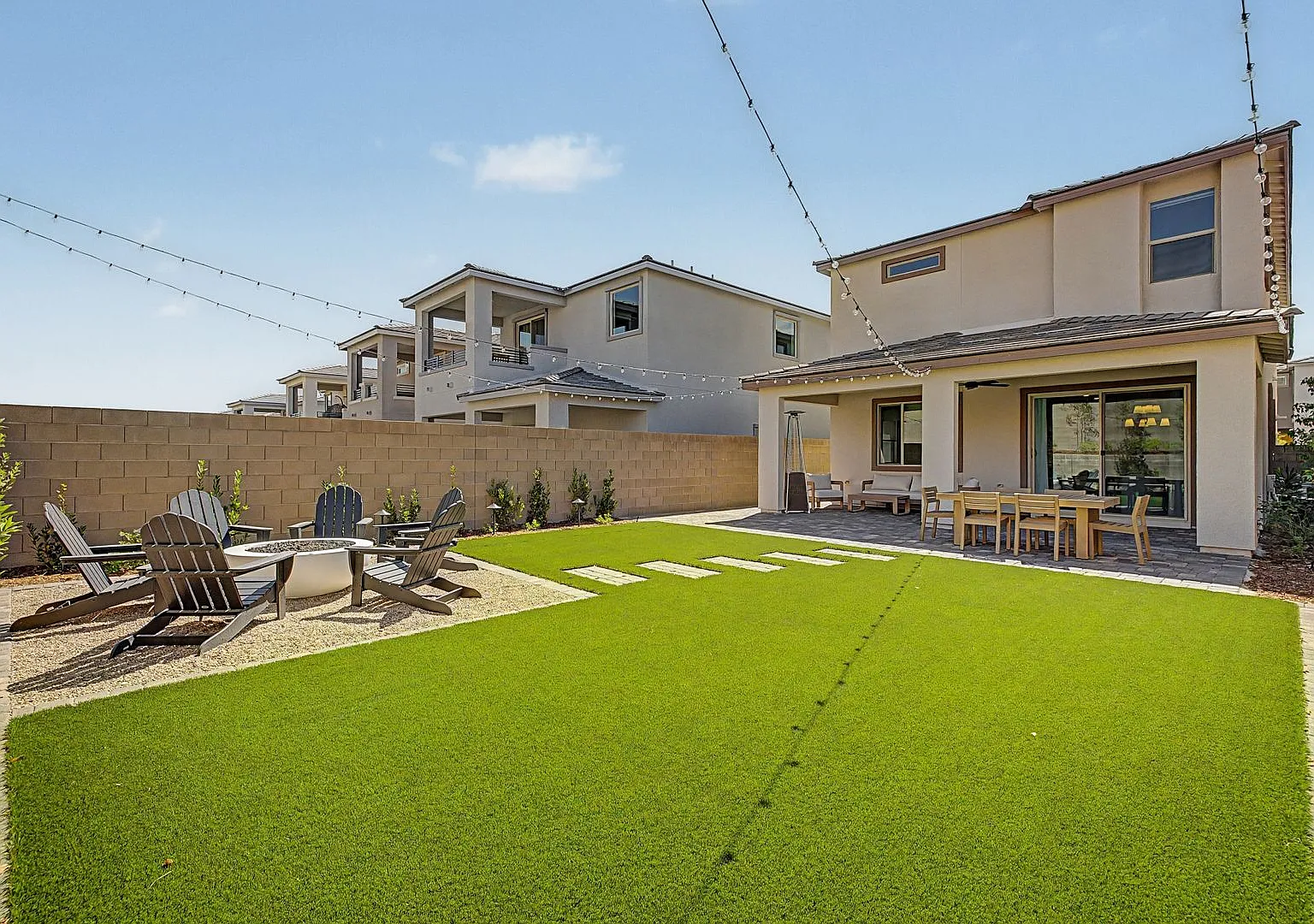 3-Bedroom home in the gated community of Nighthawk in Summerlin West! — Photo 2
