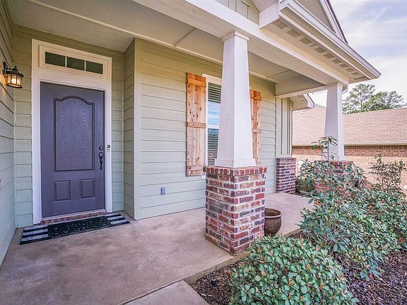 3rd image of 306 Cordoba Trl