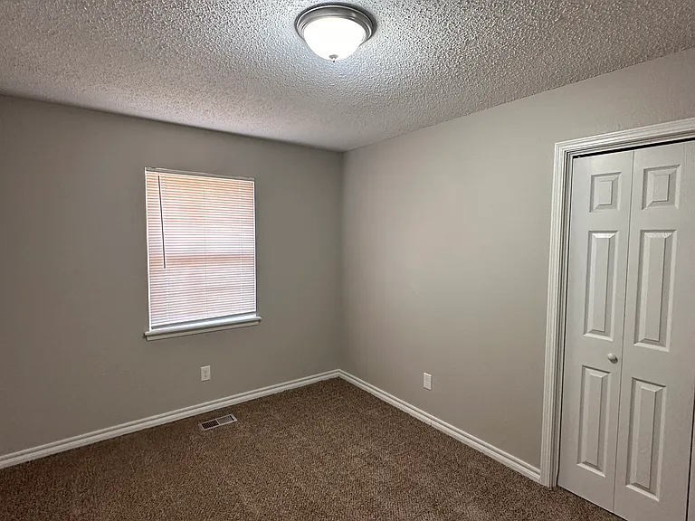 4700 Clendon Way — Photo 6