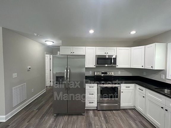 5th image of 2109 Hart St Unit D