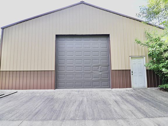 2nd image of 4436 Shoemaker Rd