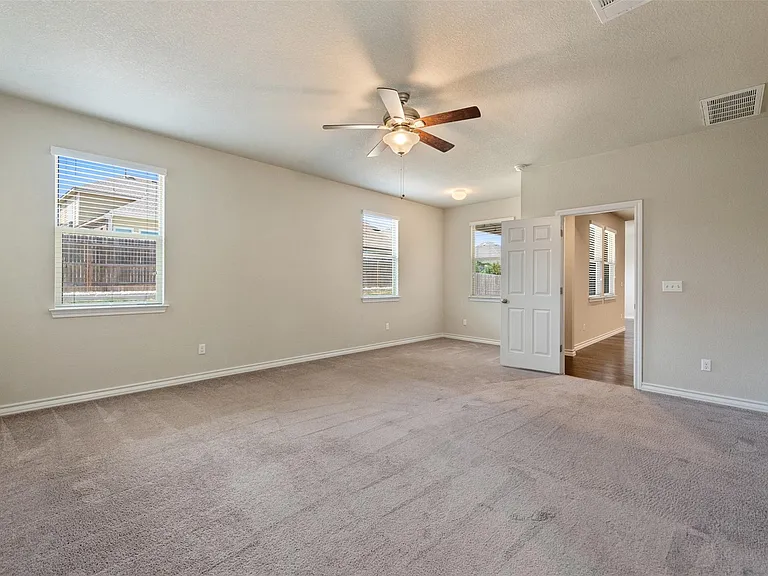 4004 Harbor Point Dr — Photo 22