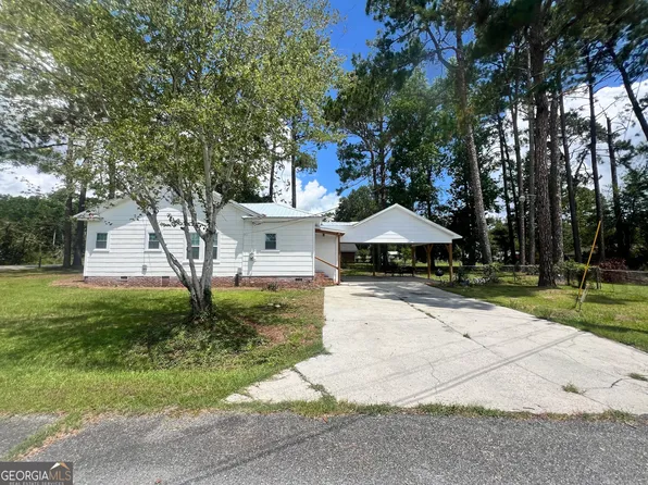 141 S 1st Ave, Mc Rae Helena, GA 31055