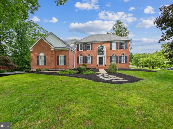 1427 Hampton Dr, Downingtown, PA 19335