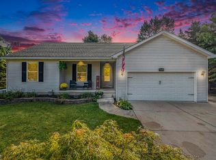 16163 Softwater Lake Dr, Linden, MI 48451