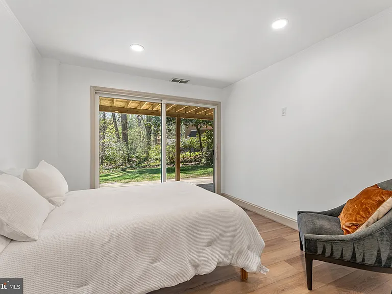 2820 Ellicott St NW — Photo 32