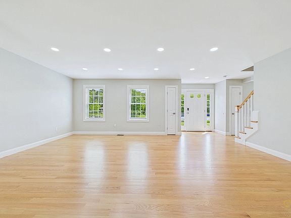 5th image of 3 Crystal Spring Rd