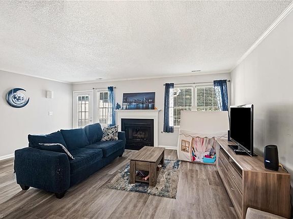 3rd image of 2829 Shadowbrook Ln