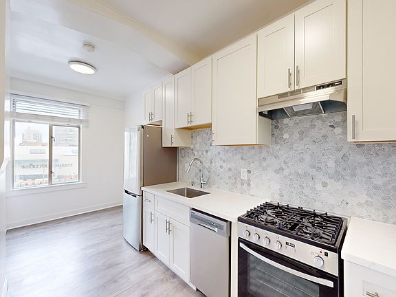 2nd image of 1803 California St #202