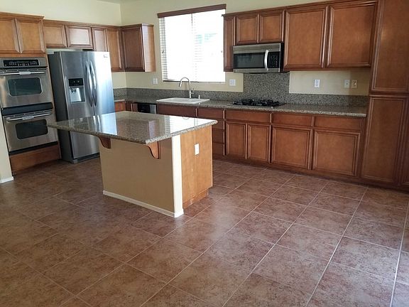 4th image of 2331 Rockrose St