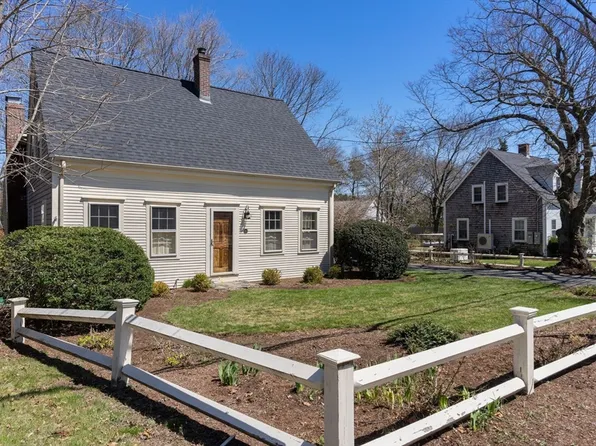 43 Chestnut St, Duxbury, MA 02332