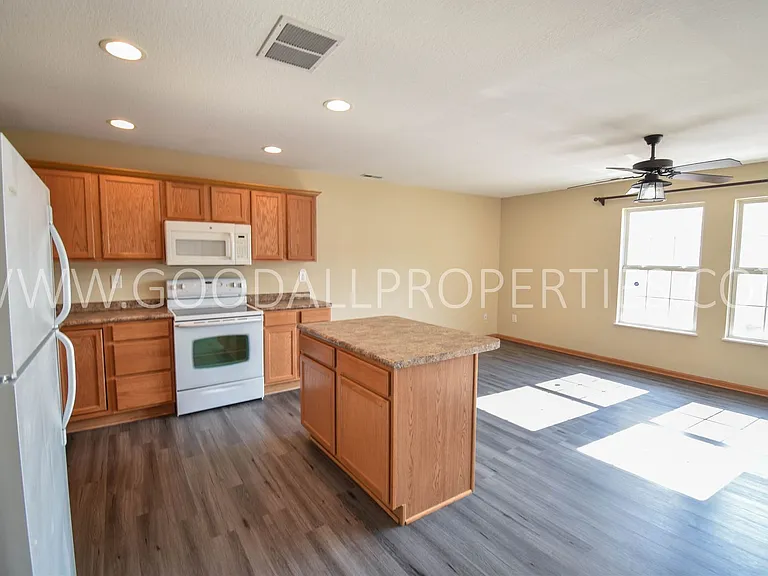 3138 SW Arlan Ln — Photo 3