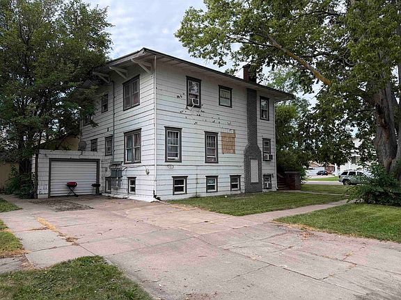 2nd image of 303 S Sycamore Street