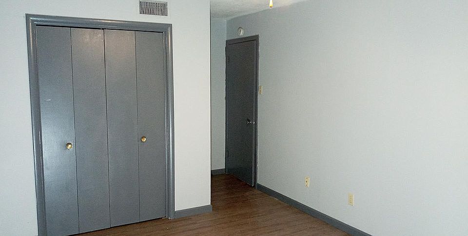 1st image of 1408 Skyline Dr