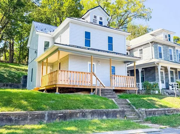 32 S Mann Ave, Yeagertown, PA 17099