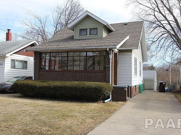 2nd image of 2210 N Ellis St