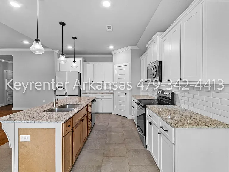 800 E Fallon St — Photo 12