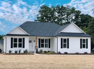 209 W Gold St, New London, NC 28127