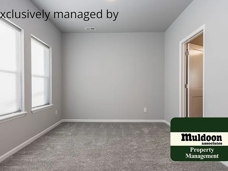 8 E Saint Elmo Ave — Photo 2