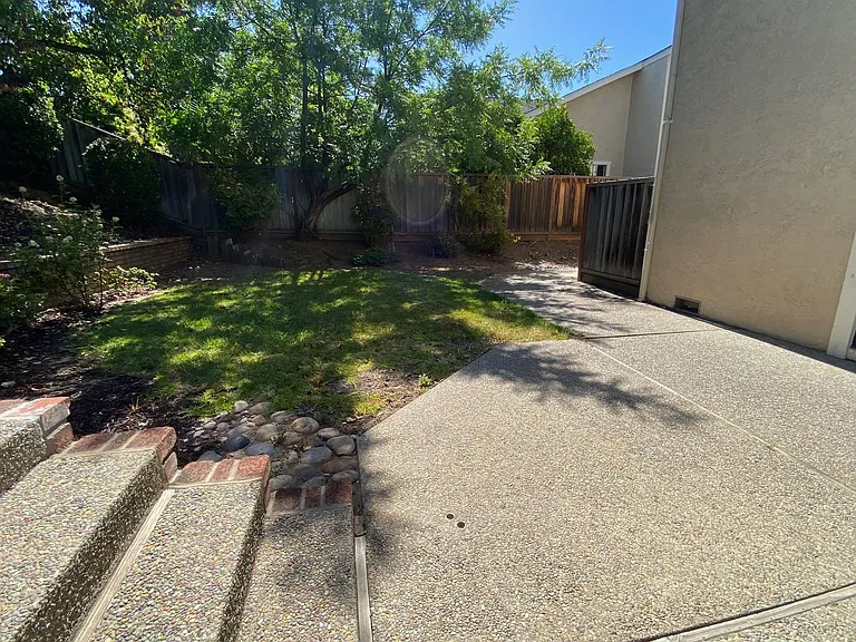 1057 Mazzone Dr — Photo 13