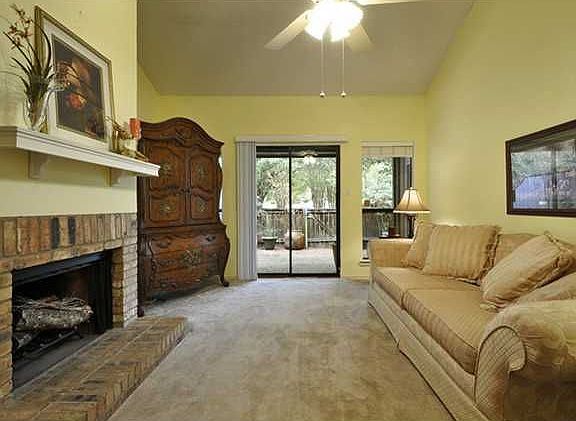 5th image of 7211 Lakewood Dr APT 105