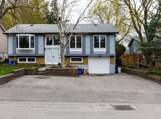 868 Magnolia Ave, Newmarket, ON L3Y 3C7