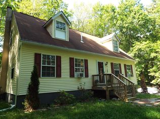 105 Cypress Ln, Milford, PA 18337