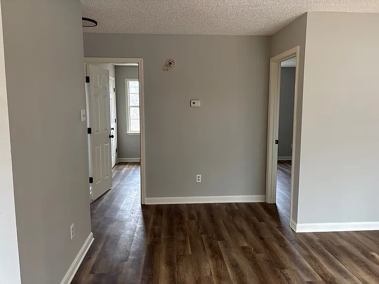 330 Main St #10 — Photo 5