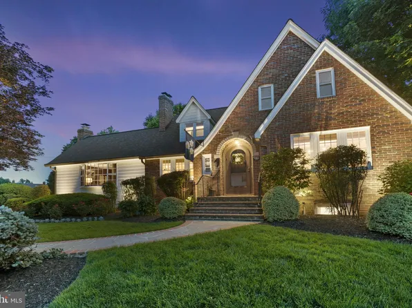 1024 S Oakcrest Rd, Arlington, VA 22202