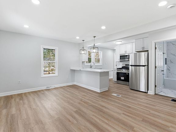 3rd image of 2485 Swanson Rd
